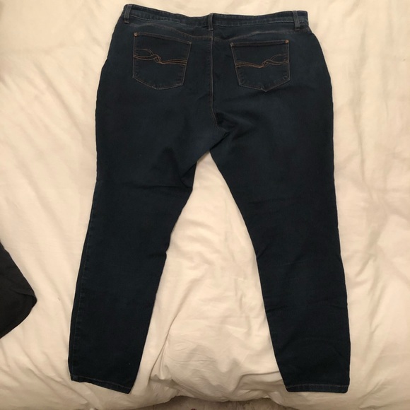 Reitman’s dark wash jeans - Picture 3 of 5